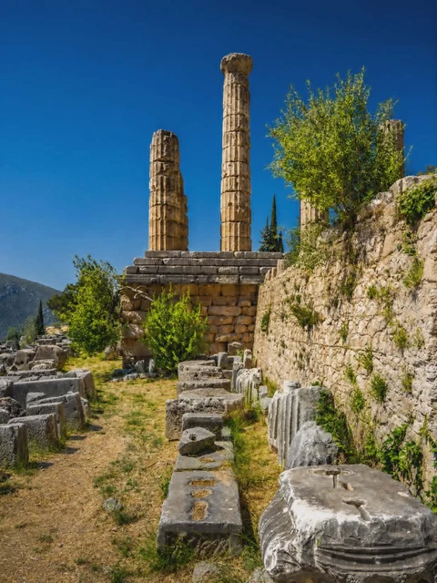 Delphi private day trip